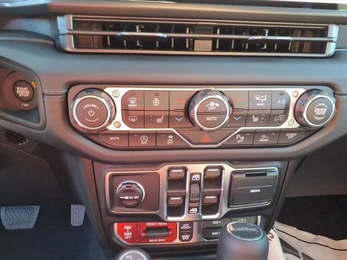 New 2026 Jeep Gladiator Rubicon image 16