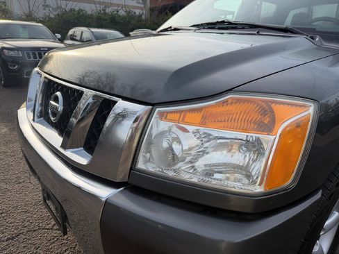 Used 2012 Nissan Titan SV w/ SV Value Truck Pkg image 9