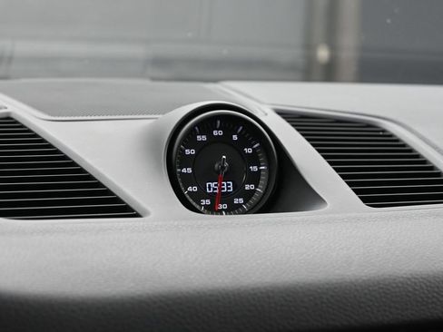 Certified 2021 Porsche Cayenne Coupe AWD/4WD image 12