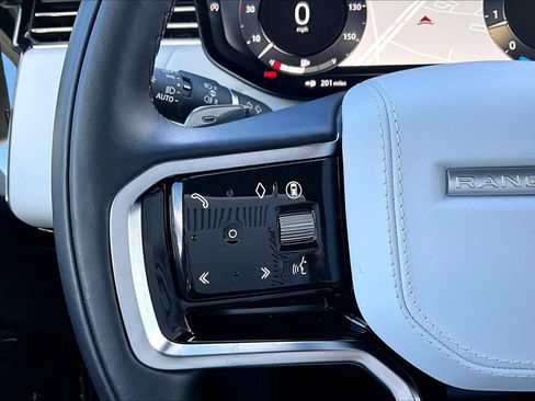 Used 2025 Land Rover Range Rover Sport image 23