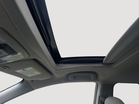 Used 2015 Toyota Sienna XLE Premium image 13