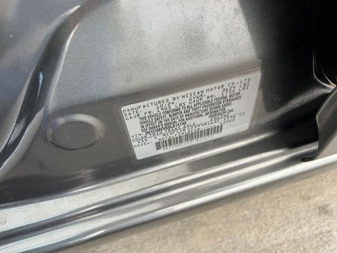 Used 2025 Nissan Versa SV image 27