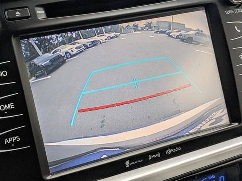 Used 2018 Toyota Highlander XLE AWD/4WD image 13
