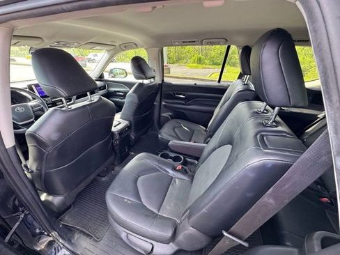 Used 2024 Toyota Grand Highlander AWD Hybrid image 16