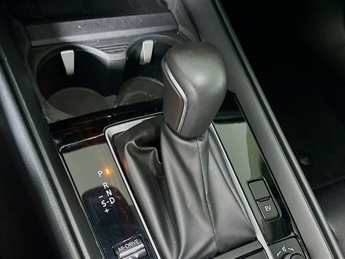 Used 2025 MAZDA CX-50 AWD 2.5 Hybrid w/ Premium Pkg image 23