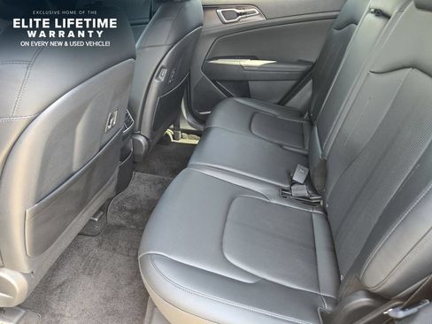 Used 2026 Kia Sportage EX FWD image 29