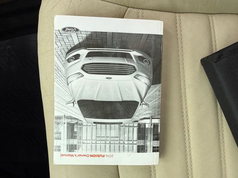 Used 2014 Ford Fusion SE w/ Equipment Group 202A FWD image 33