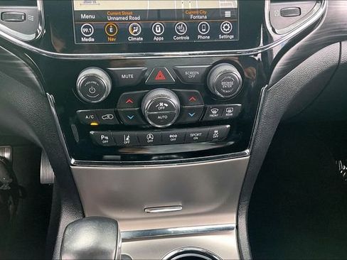 Used 2020 Jeep Grand Cherokee Altitude AWD/4WD image 15