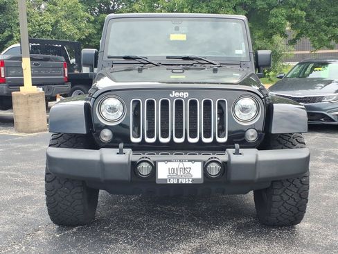 Used 2017 Jeep Wrangler Unlimited Sahara w/ Dual Top Group AWD/4WD image 24