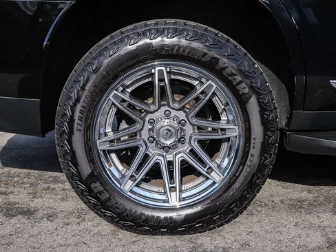 Used 2021 GMC Yukon SLT AWD/4WD image 11
