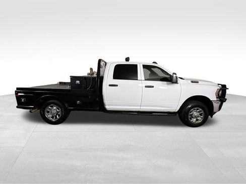 Used 2024 RAM 3500 Tradesman w/ Chrome Appearance Group AWD/4WD image 19
