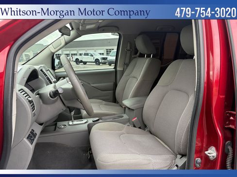 Used 2021 Nissan Frontier SV w/ SV Utility Package image 9