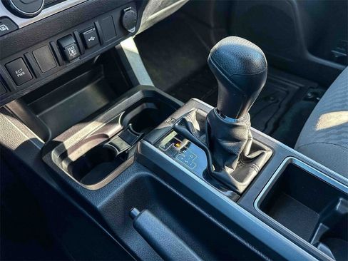 Used 2022 Toyota Tacoma SR5 image 33