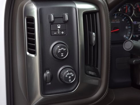 Used 2018 Chevrolet Silverado 1500 LTZ Z71 w/ LTZ Plus Package image 25