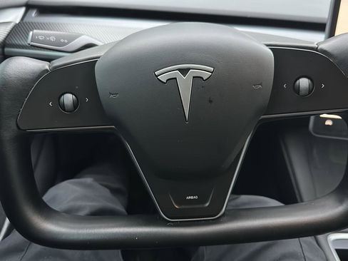 Used 2023 Tesla Model 3 Standard Range image 12