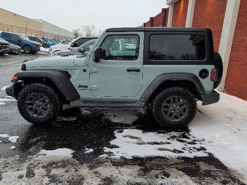 Used 2024 Jeep Wrangler Sport S image 10