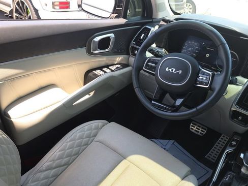 Used 2022 Kia Sorento SX FWD image 26