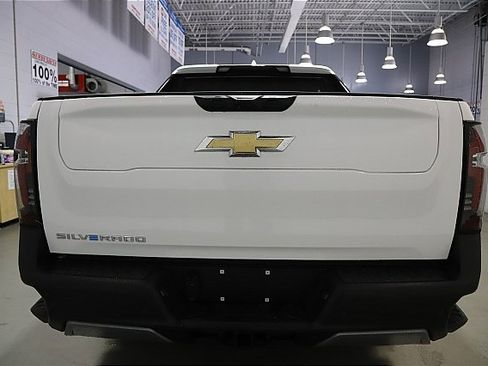 New 2025 Chevrolet Silverado EV LT image 6