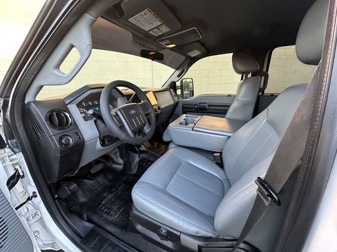 Used 2014 Ford F250 XL w/ Power Equipment Group AWD/4WD image 12