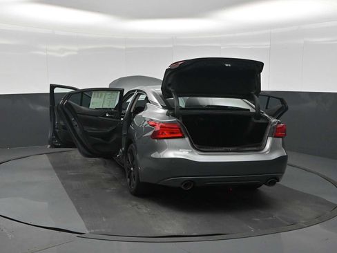 Used 2018 Nissan Maxima SR w/ Midnight Edition FWD image 34