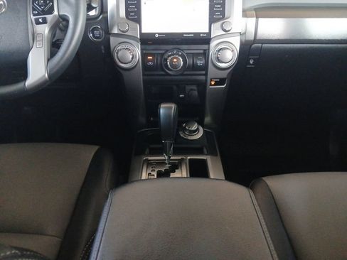 Used 2022 Toyota 4Runner SR5 Premium w/ Moonroof Package AWD/4WD image 17