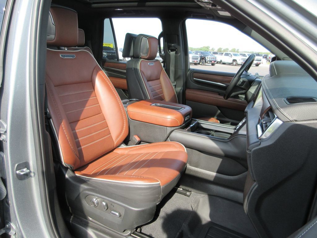 Certified 2023 GMC Yukon Denali Ultimate AWD/4WD image 28