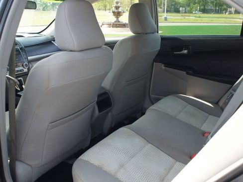 Used 2012 Toyota Camry FWD image 10