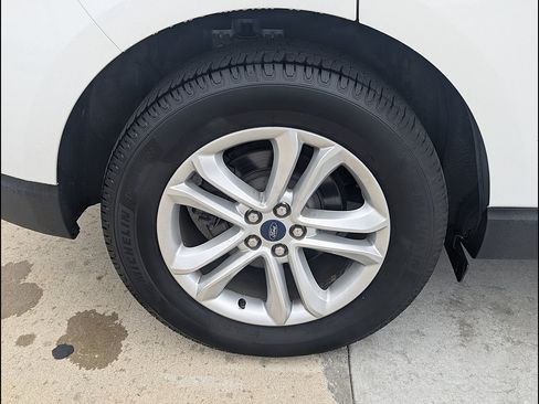 Used 2020 Ford Edge SEL AWD/4WD image 16