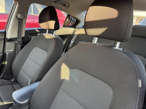 Used 2017 Kia Forte LX image 14