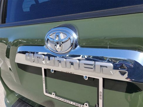 Used 2022 Toyota 4Runner Limited image 5