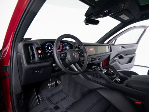 New 2026 Porsche Cayenne GTS image 17