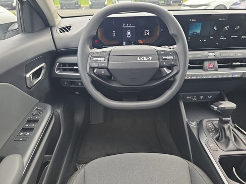 New 2026 Kia K4 FWD image 13