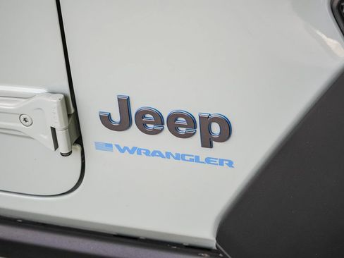Used 2023 Jeep Wrangler Unlimited w/ 8.4" Radio Group AWD/4WD image 9