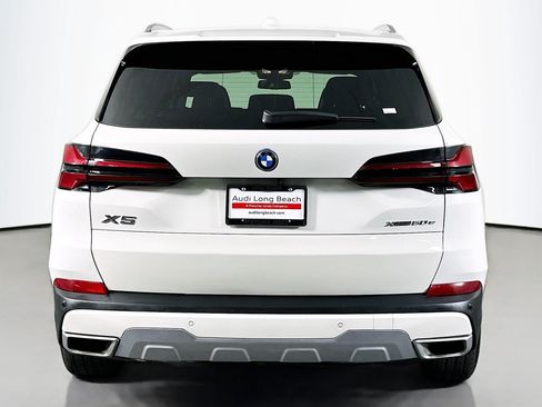 Used 2025 BMW X5 xDrive50e AWD/4WD image 3
