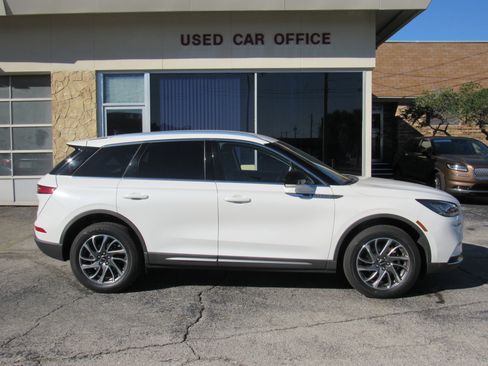 Certified 2020 Lincoln Corsair FWD w/ Equipment Group 101A image 2