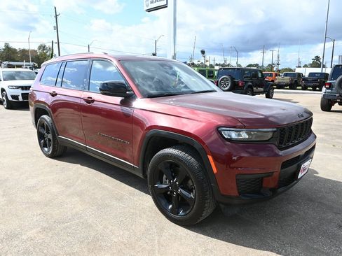 Used 2023 Jeep Grand Cherokee L Laredo image 8