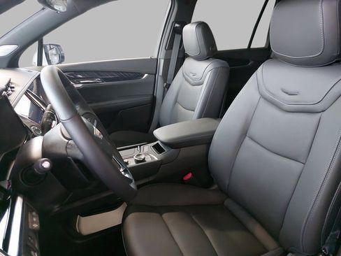 Used 2025 Cadillac Lyriq Sport image 19