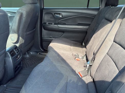 Used 2022 Honda Pilot Sport image 18