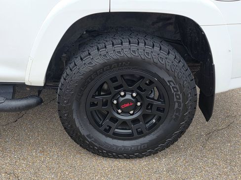 Used 2021 Toyota 4Runner SR5 RWD image 29