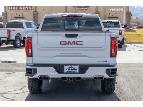Used 2022 GMC Sierra 1500 AT4 w/ AT4 Premium Package image 4