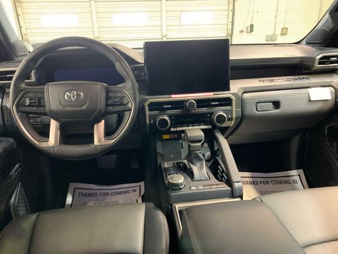 Used 2024 Toyota Tacoma Limited image 4