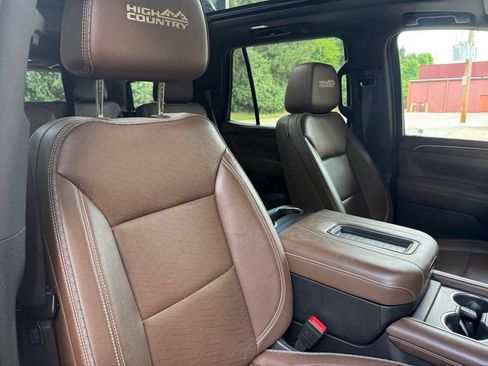 Used 2021 Chevrolet Tahoe High Country AWD/4WD image 35