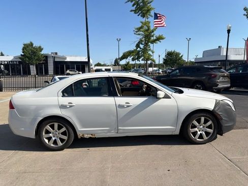Used 2010 Mercury Milan Premier FWD image 3