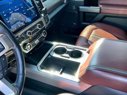 Used 2022 Ford F250 Platinum w/ FX4 Off-Road Package image 19