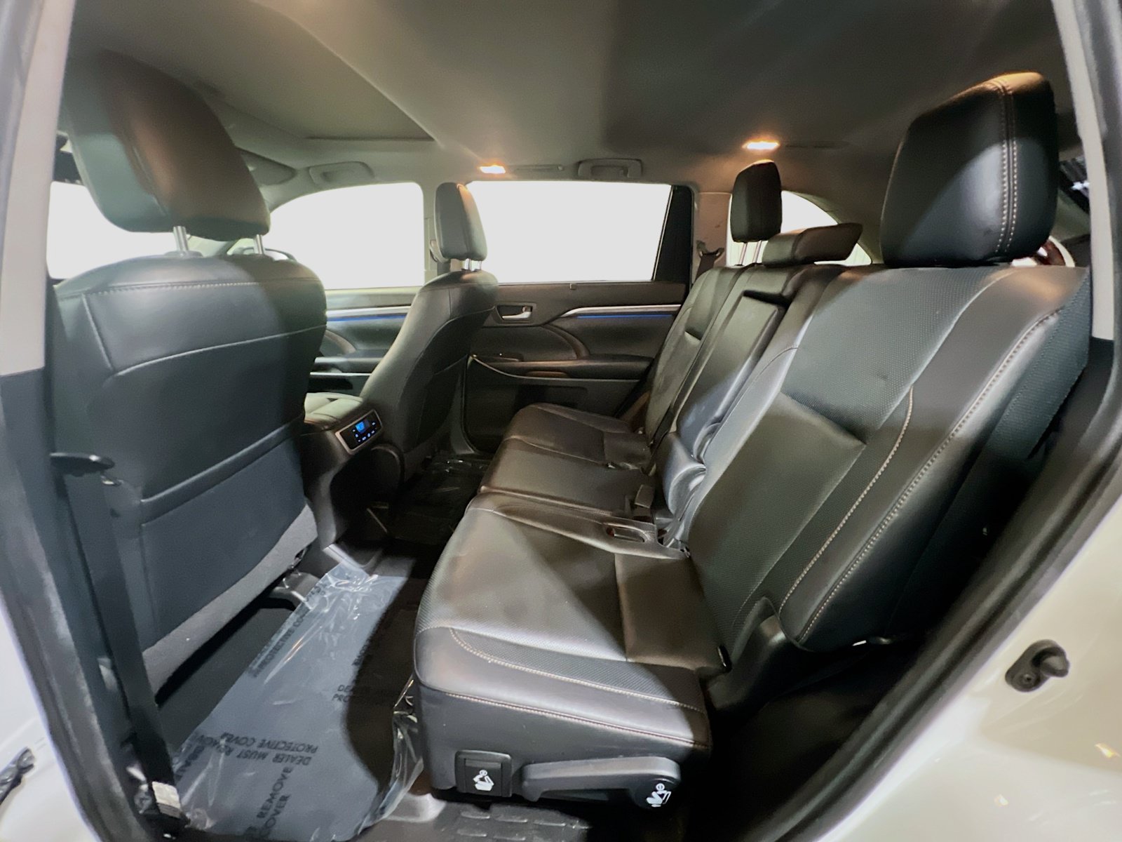 Used 2019 Toyota Highlander Limited FWD image 18