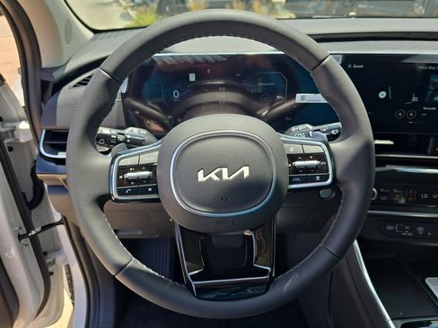 New 2026 Kia Carnival SX Prestige FWD image 32