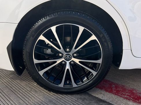 Used 2018 Toyota Camry SE image 8