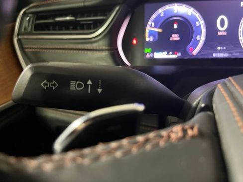Used 2021 Jeep Grand Cherokee L Summit AWD/4WD image 23