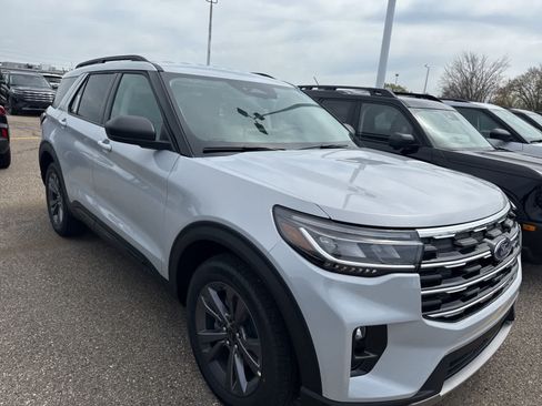 New 2026 Ford Explorer Active w/ Active Comfort Package AWD/4WD image 25