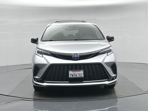 Used 2025 Toyota Sienna XSE w/ XSE Premium Package FWD image 28